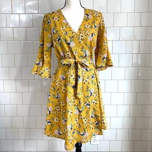 🆕 QED London floral wrap dress w/ frill sleeves